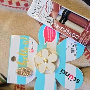Lip Gloss LOT Flower Necklace  Scunci + Covergirl Outlast All Day Custom Nudes